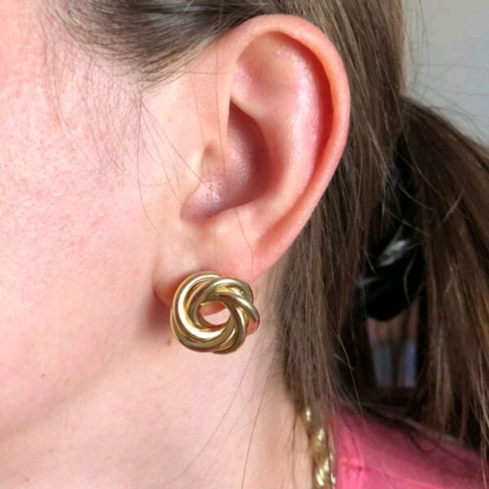 Gold tone twist stud earrings dainty minimalist modern casual  💖2/$30